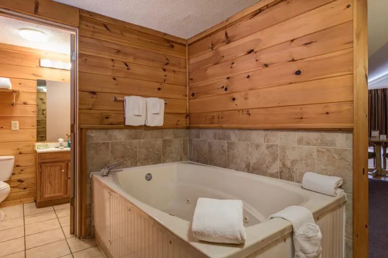 /img/4538-pigeon-forge-honeymoon-suite-checklist.webp