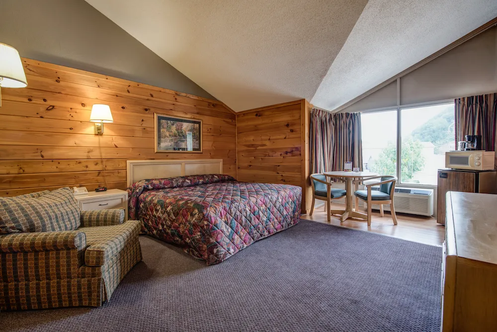 4538 pigeon forge honeymoon suite hot tub