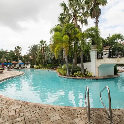 /img/4579-hotel-pool-orlando.webp