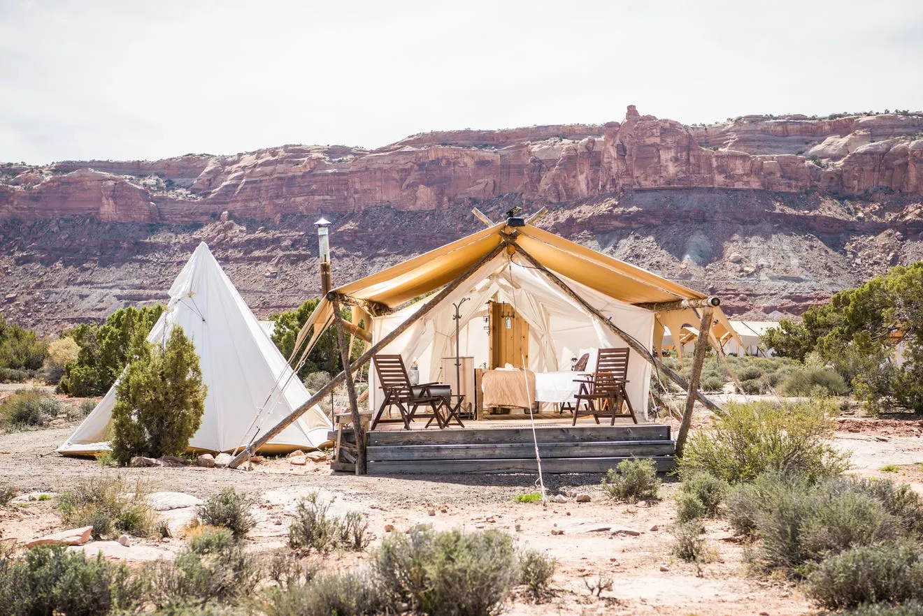 /img/4609-non-traditional-honeymoon-treehouse.webp