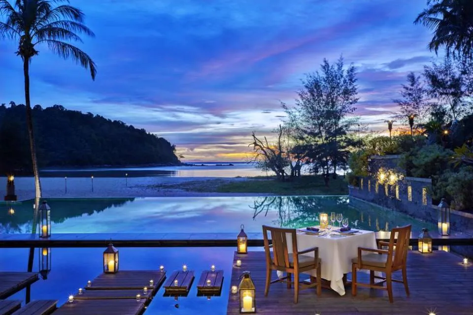 4654 surin phuket hotel