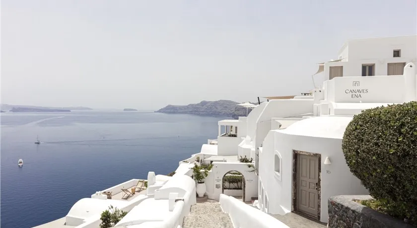 /img/4676-santorini-honeymoon-aressana-hotel.webp