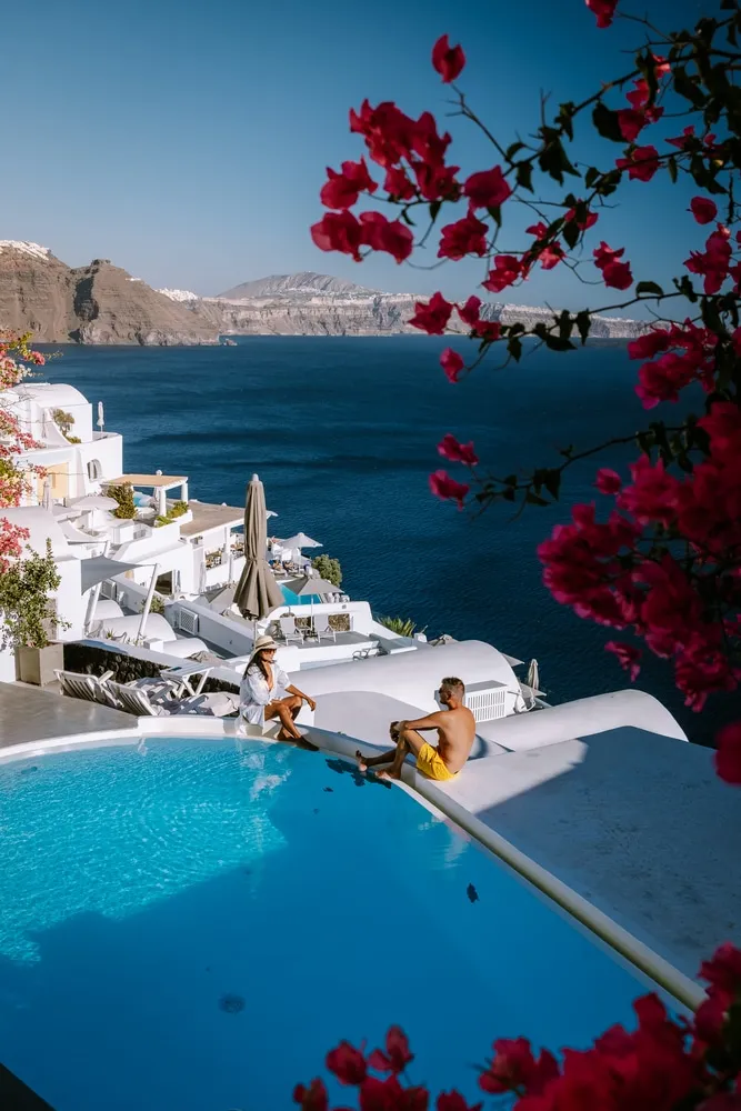 /img/4746-greece-honeymoon-couple.webp