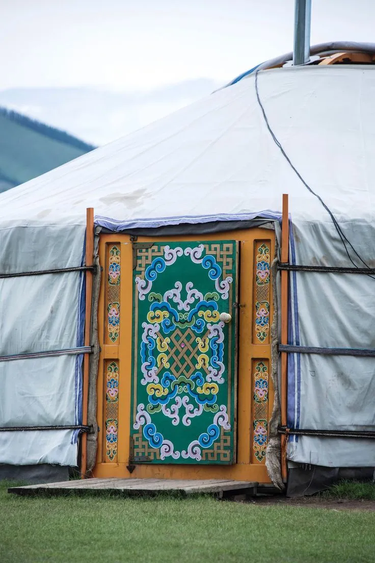 /img/4754-mongolia-honeymoon-hot-spring.webp