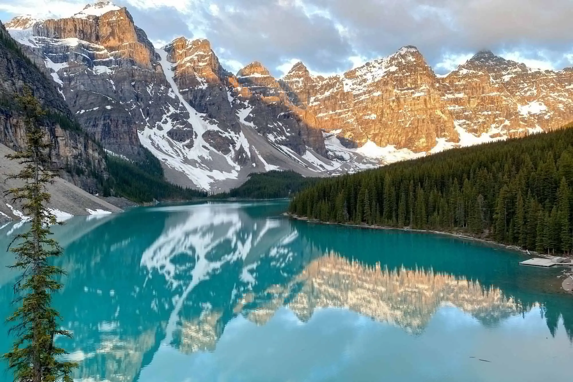 /img/4778-couple-in-canada.webp