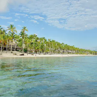 /img/4804-couple-honeymoon.webp