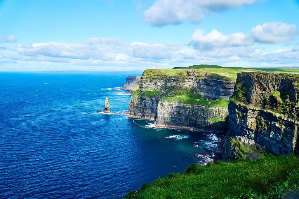 /img/4847-romantic-dining-ireland.webp