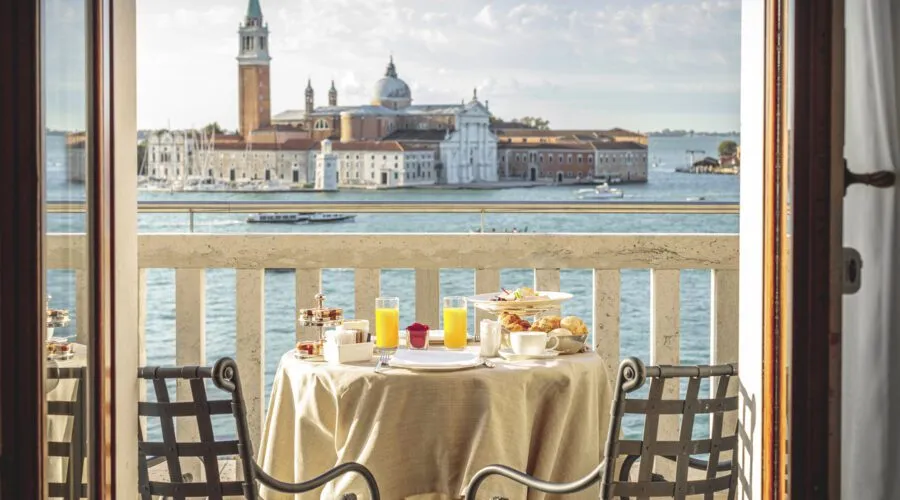 /img/4860-italy-travel-insurance.webp